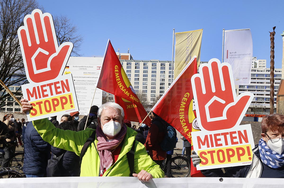 Demo gegen Mietenwahnsinn - Wohnungen für alle - Housing Action Day: Array