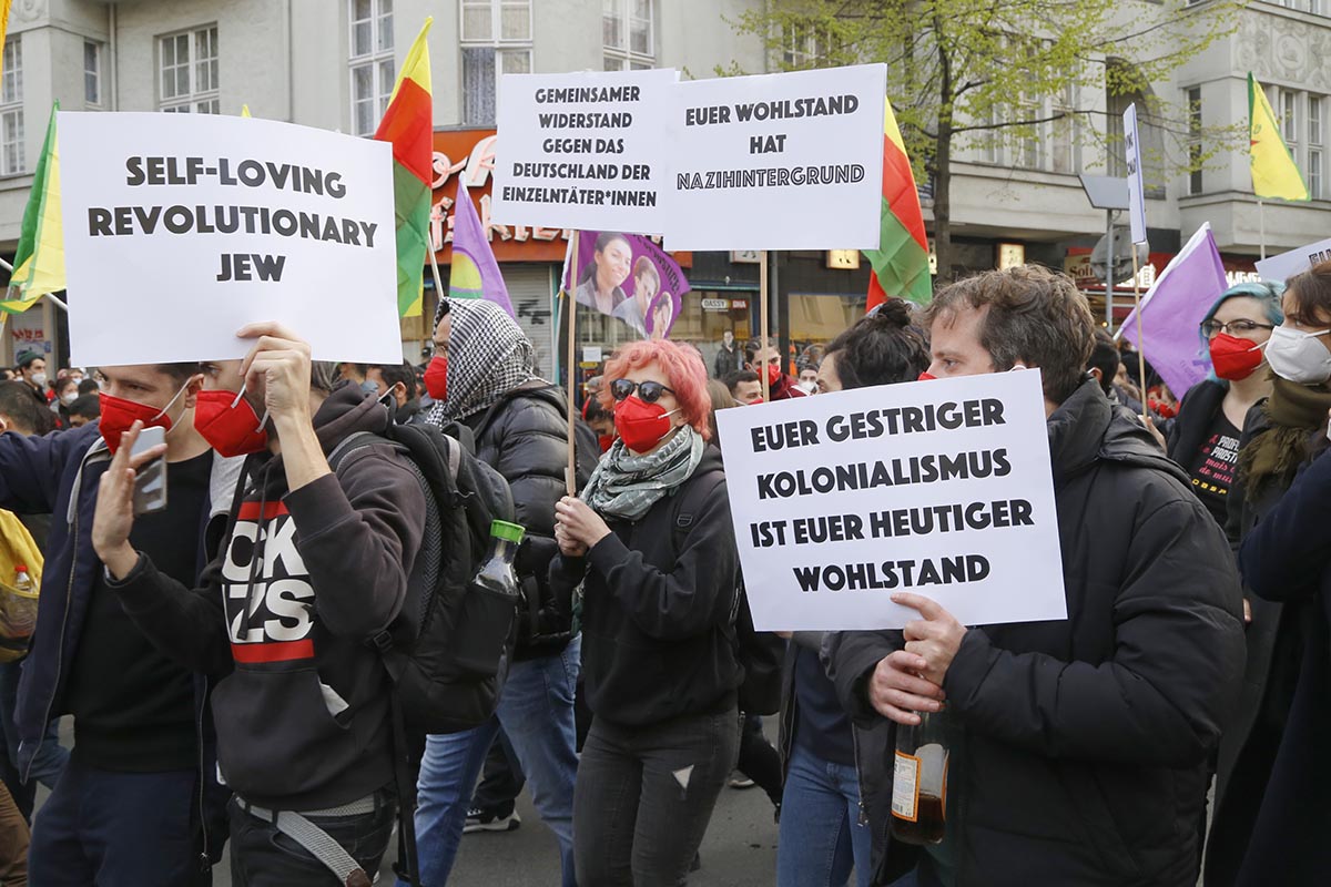 revolutionäre 1. Mai -Demonstration: Array