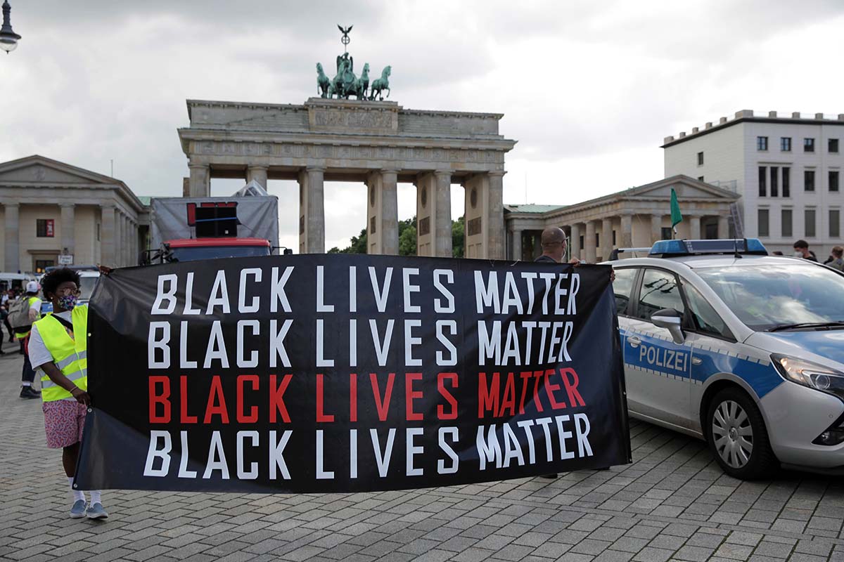 Black Lives Still Matter! – Schwarze Leben zählen noch immer! Berlin 02. Juli 2021: Array