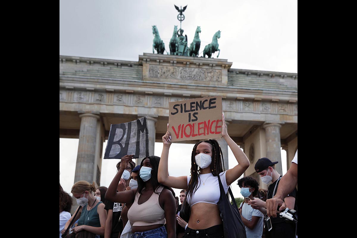 Black Lives Still Matter! – Schwarze Leben zählen noch immer! Berlin 02. Juli 2021: Array