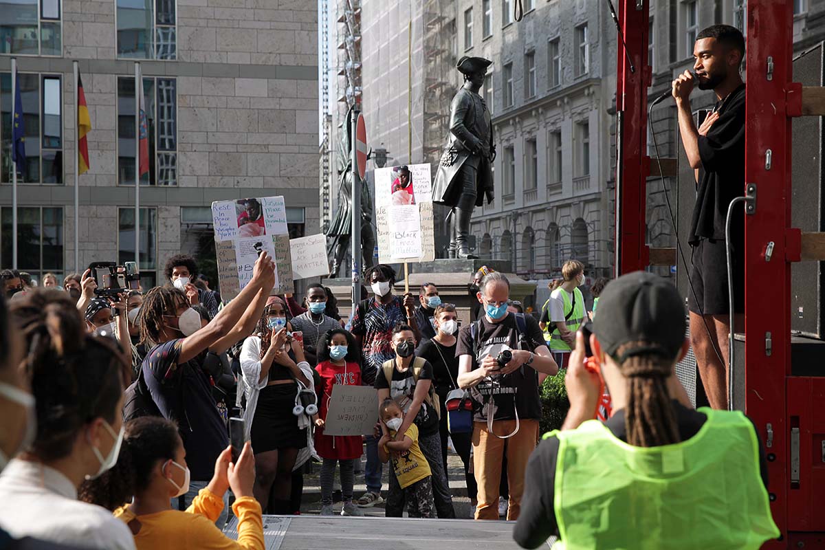 Black Lives Still Matter! – Schwarze Leben zählen noch immer! Berlin 02. Juli 2021: Array