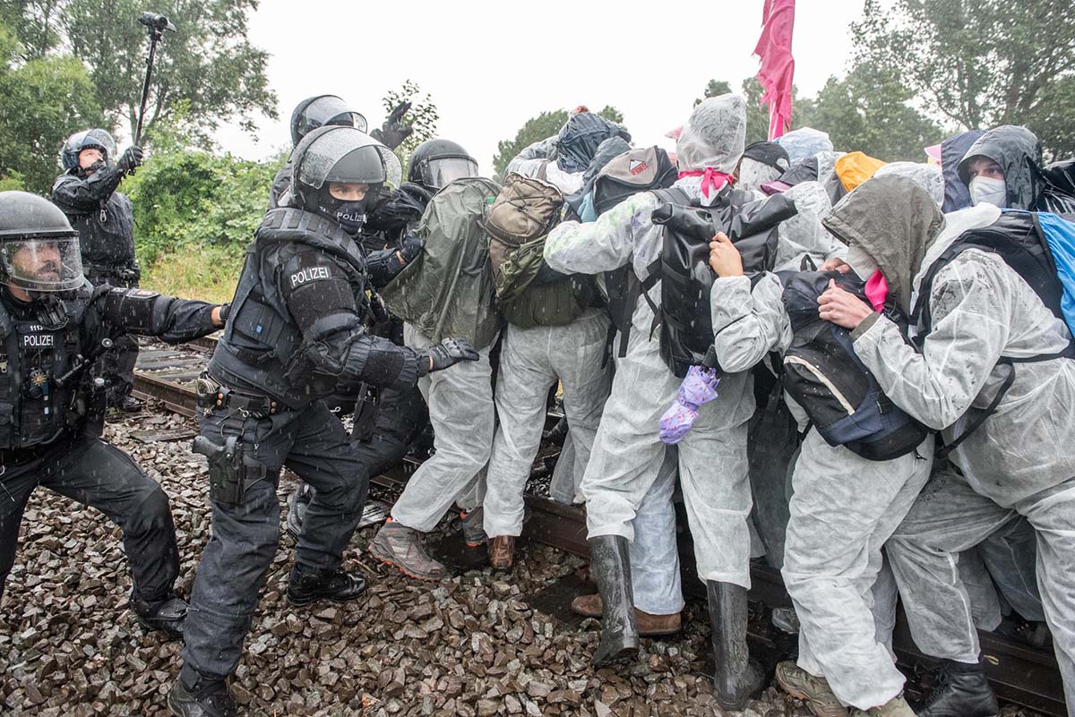 Ende Gelaende Aktion in Brunsbuettel gegen ein geplantes Erdgasterminal: Array