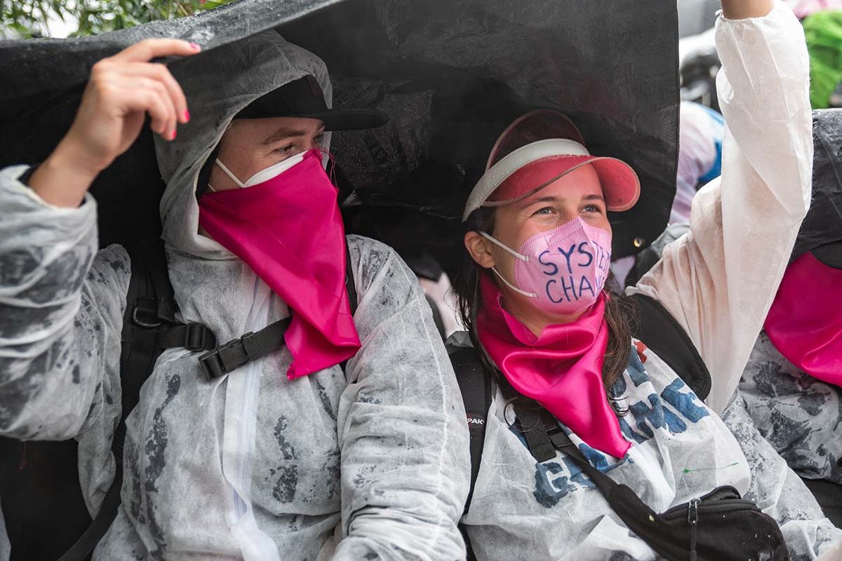 Ende Gelände 2021 in Brunsbüttel - Pinker Finger: Array