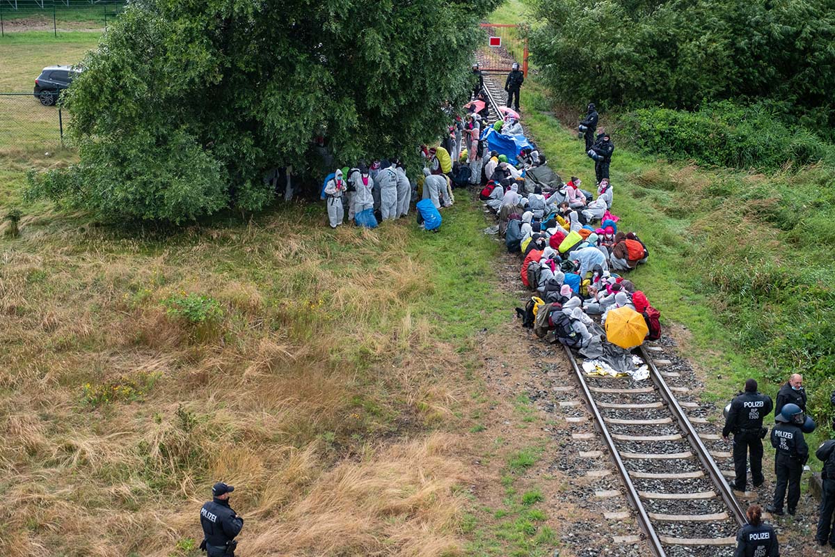 Ende Gelände demonstriert in Brunsbüttel: Array