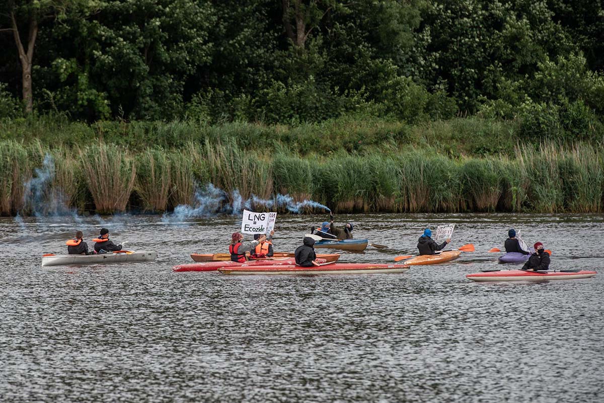 Ende Gelaende Aktion in Brunsbuettel gegen ein geplantes Erdgasterminal: Array