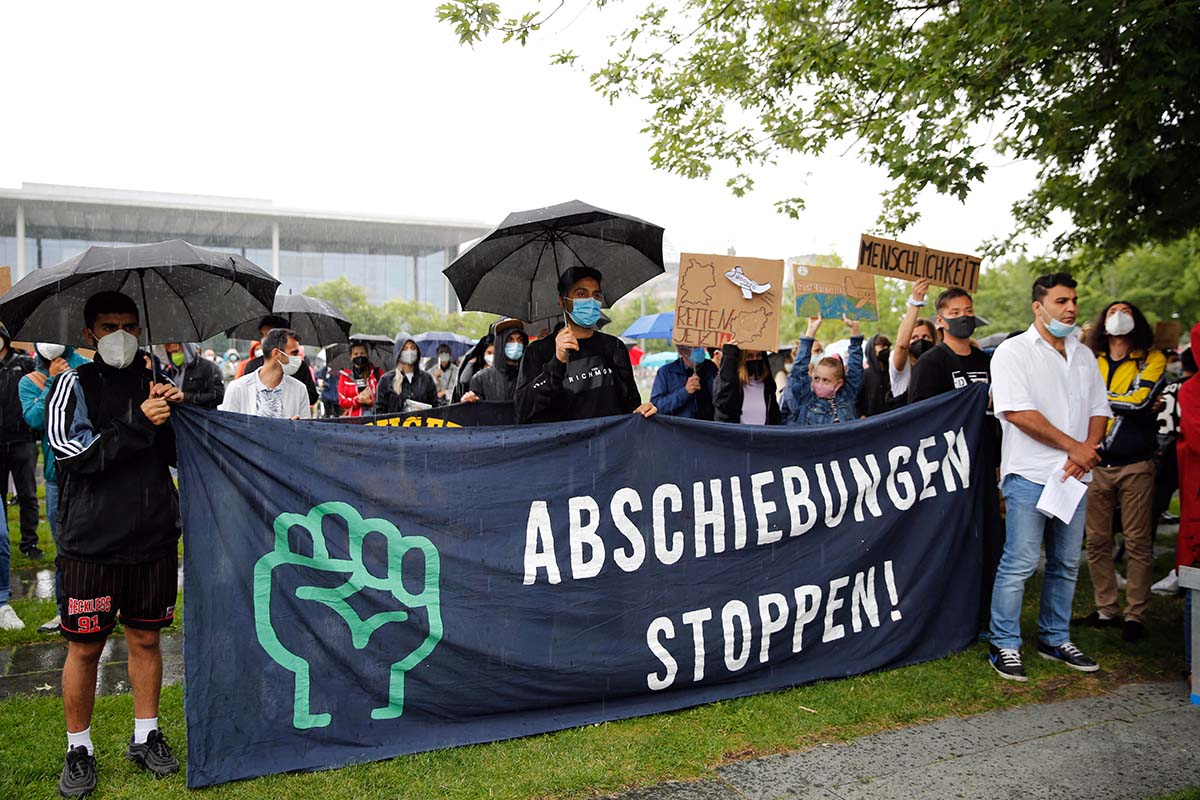 Afghanistan: Verantwortung übernehmen – Aufnahme Jetzt!  Evacuate Now! Berlin 22. August 2021: Array