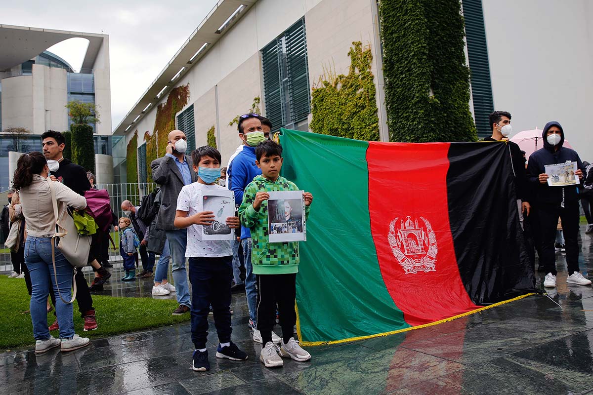 Afghanistan: Verantwortung übernehmen – Aufnahme Jetzt!  Evacuate Now! Berlin 22. August 2021: Array