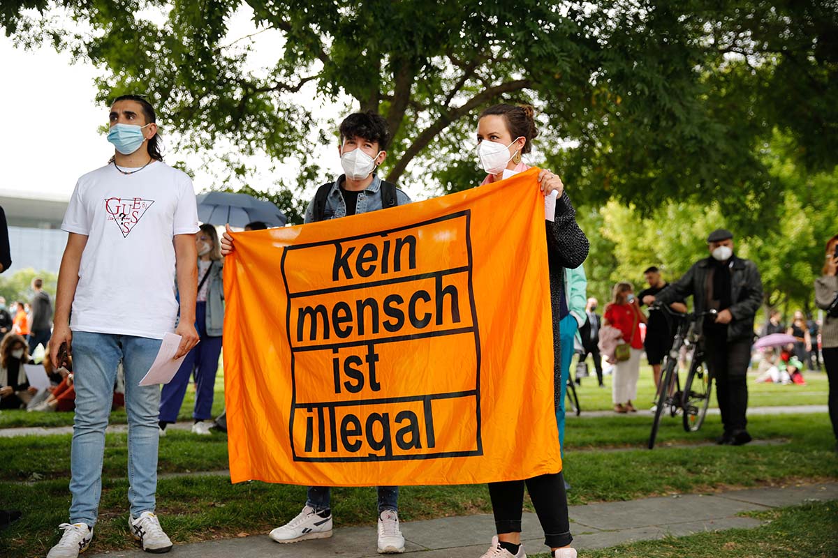 Afghanistan: Verantwortung übernehmen – Aufnahme Jetzt!  Evacuate Now! Berlin 22. August 2021: Array