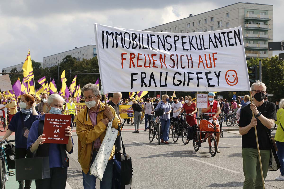 Demo gegen Mietenwahnsinn - Wohnungen für alle: Array