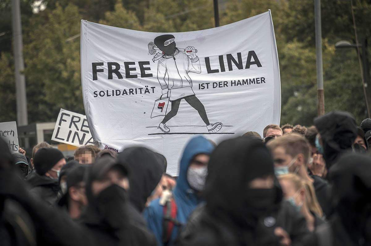 Wir sind alle LinX –  Antifaschistische Demonstration in Leipzig: Array