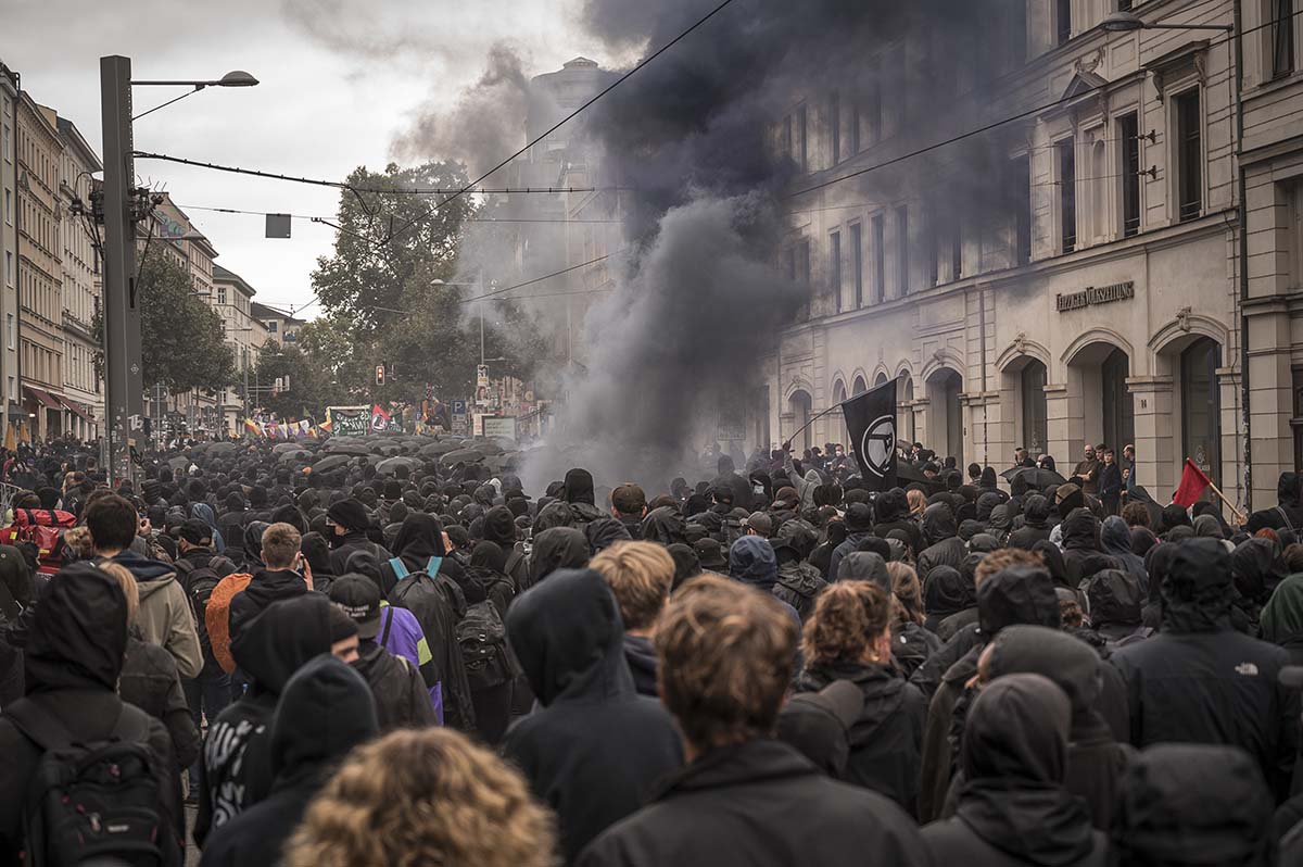 Wir sind alle LinX –  Antifaschistische Demonstration in Leipzig: Array