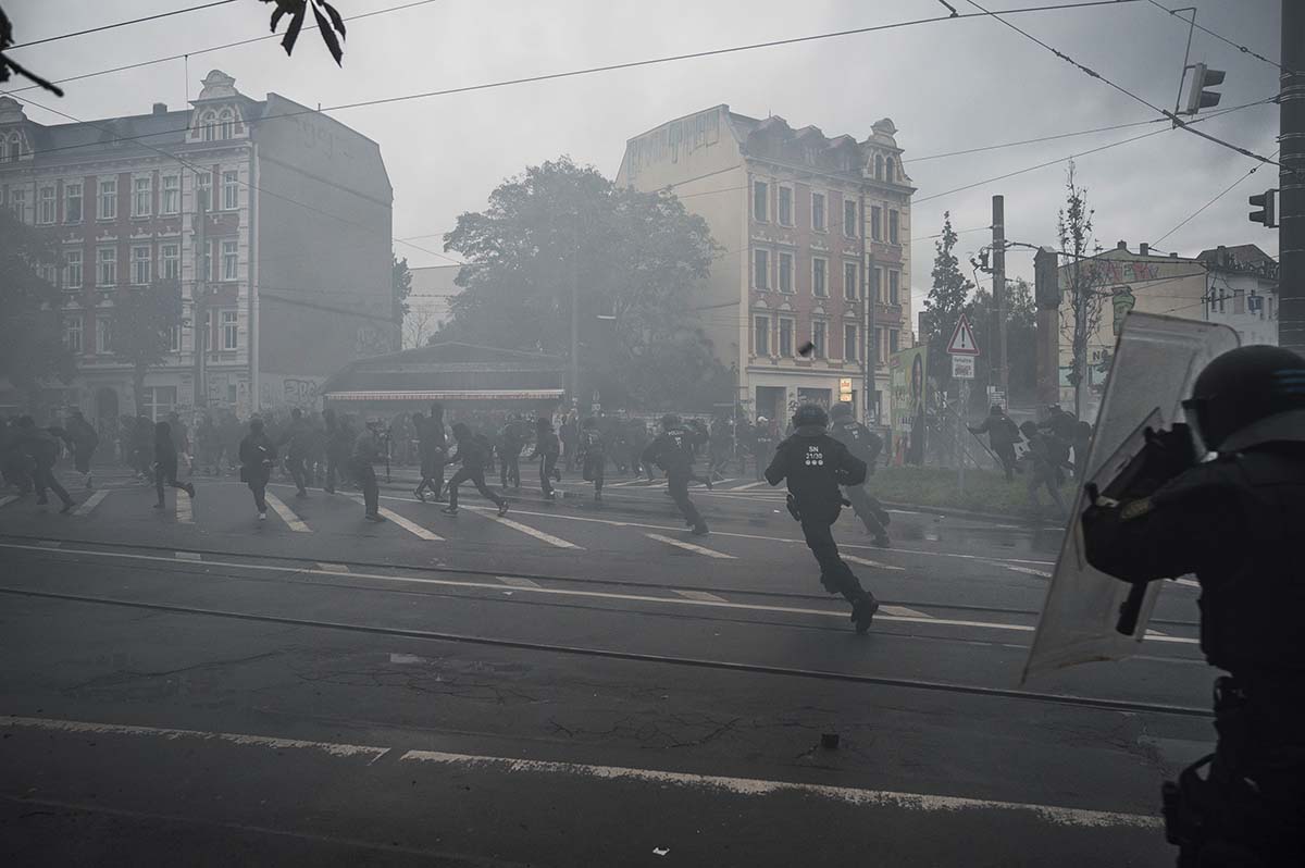 Wir sind alle LinX -  Antifaschistische Demonstration in Leipzig: Array