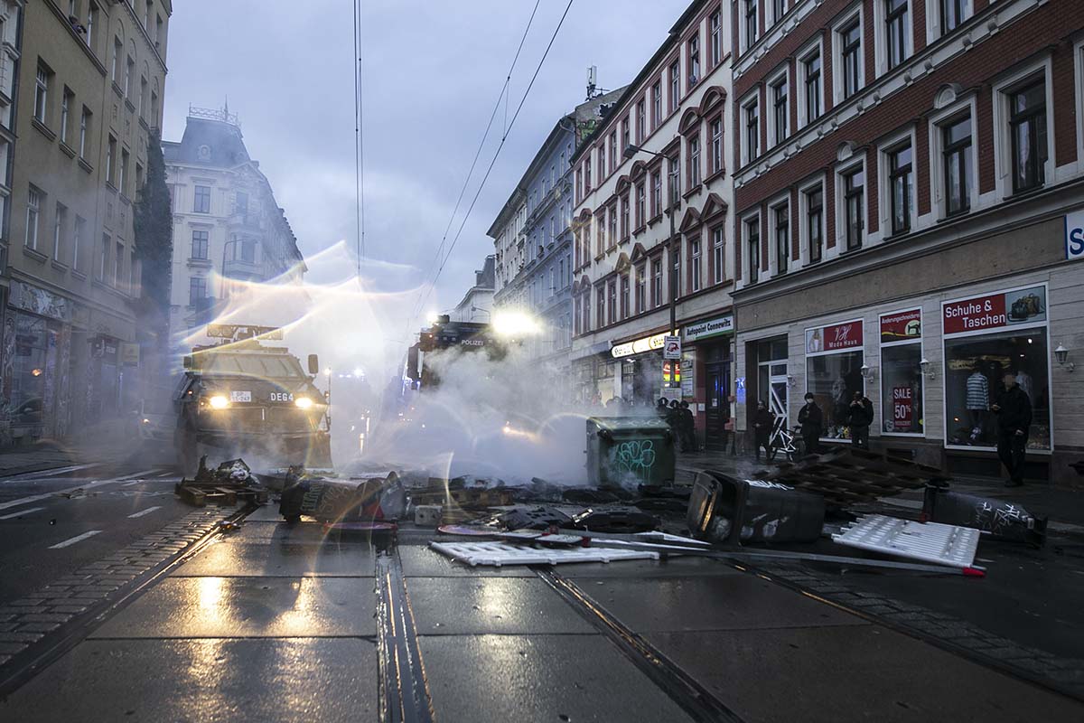„Wir sind alle Linx“-Demo in Leipzig: Array
