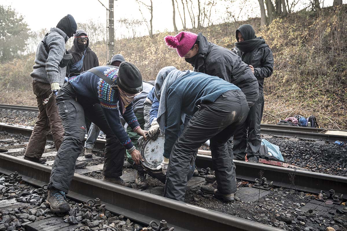 Schienenblockade des Kohlezuges am Kraftwerk Neurath: Array