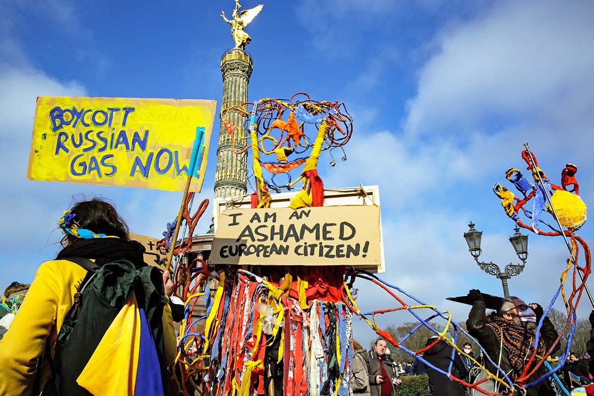 Stoppt den Krieg! Frieden für die Ukraine und ganz Europa, Berlin 27.02.2022: Array