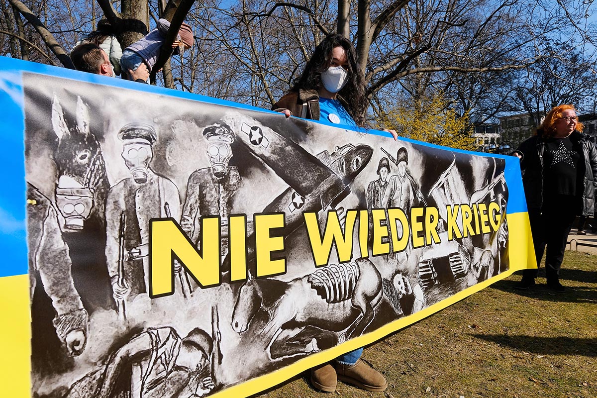 Frankfurt: Großdemo gegen den Krieg in der Ukraine: 