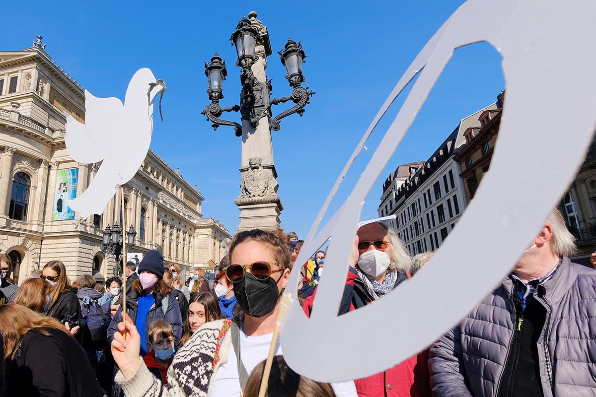 Frankfurt: Großdemo gegen den Krieg in der Ukraine: 