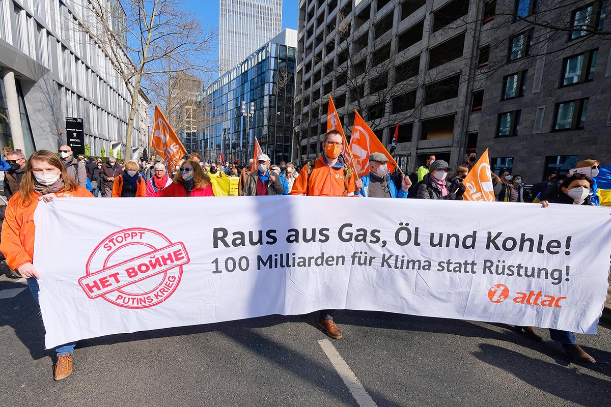 Frankfurt: Großdemo gegen den Krieg in der Ukraine: 