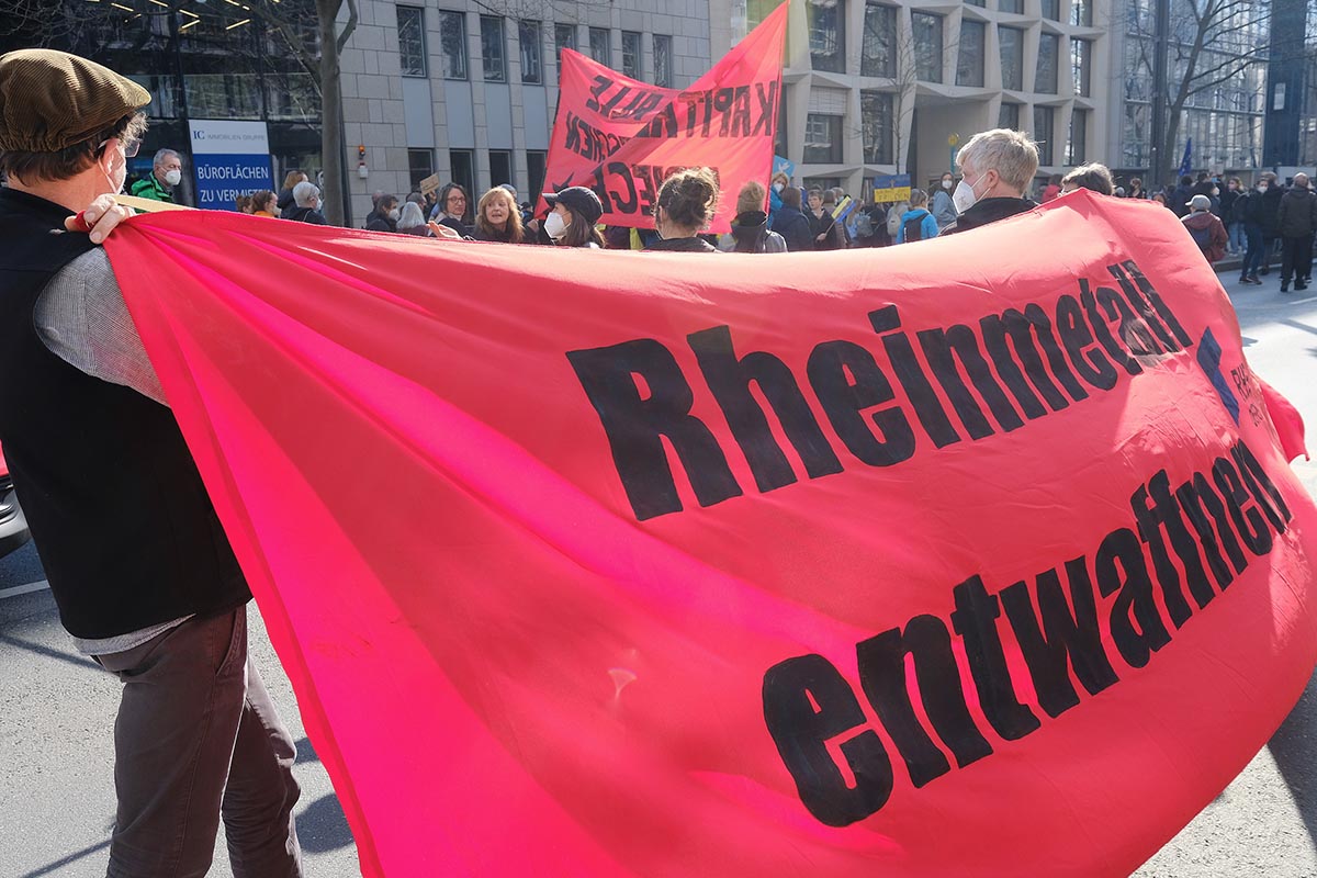 Frankfurt: Großdemo gegen den Krieg in der Ukraine: 