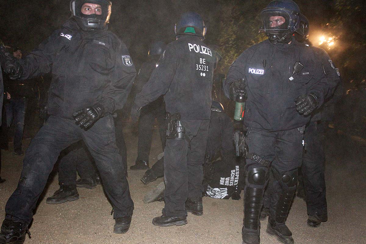 Demo 1 may Berlin: Array