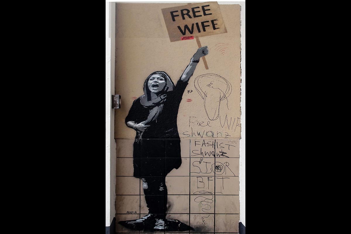 OLYMPUS DIGITAL CAMERA: 