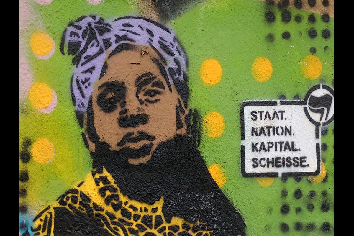 OLYMPUS DIGITAL CAMERA: 