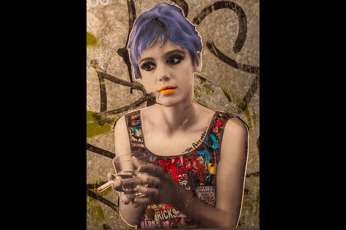 OLYMPUS DIGITAL CAMERA: 