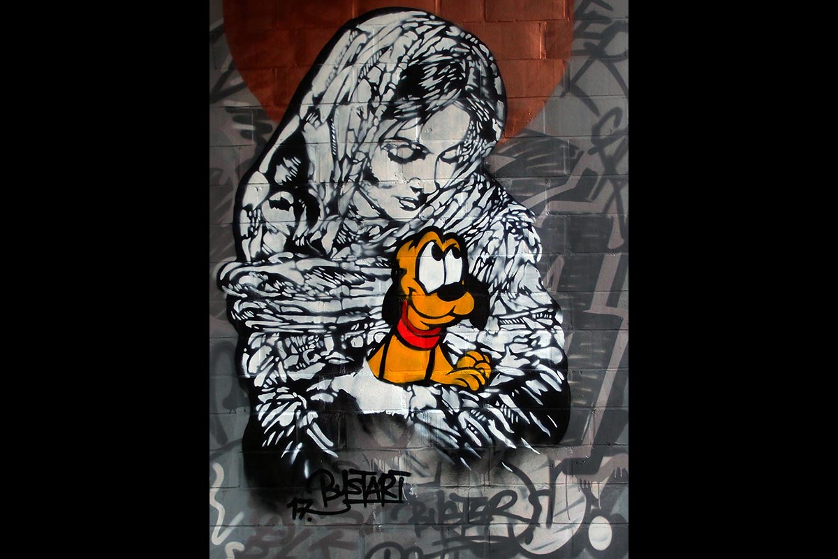 OLYMPUS DIGITAL CAMERA: 