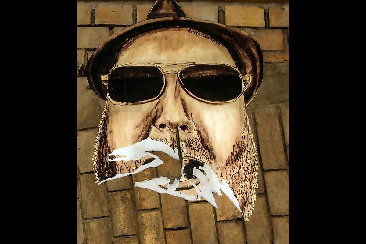 OLYMPUS DIGITAL CAMERA: 