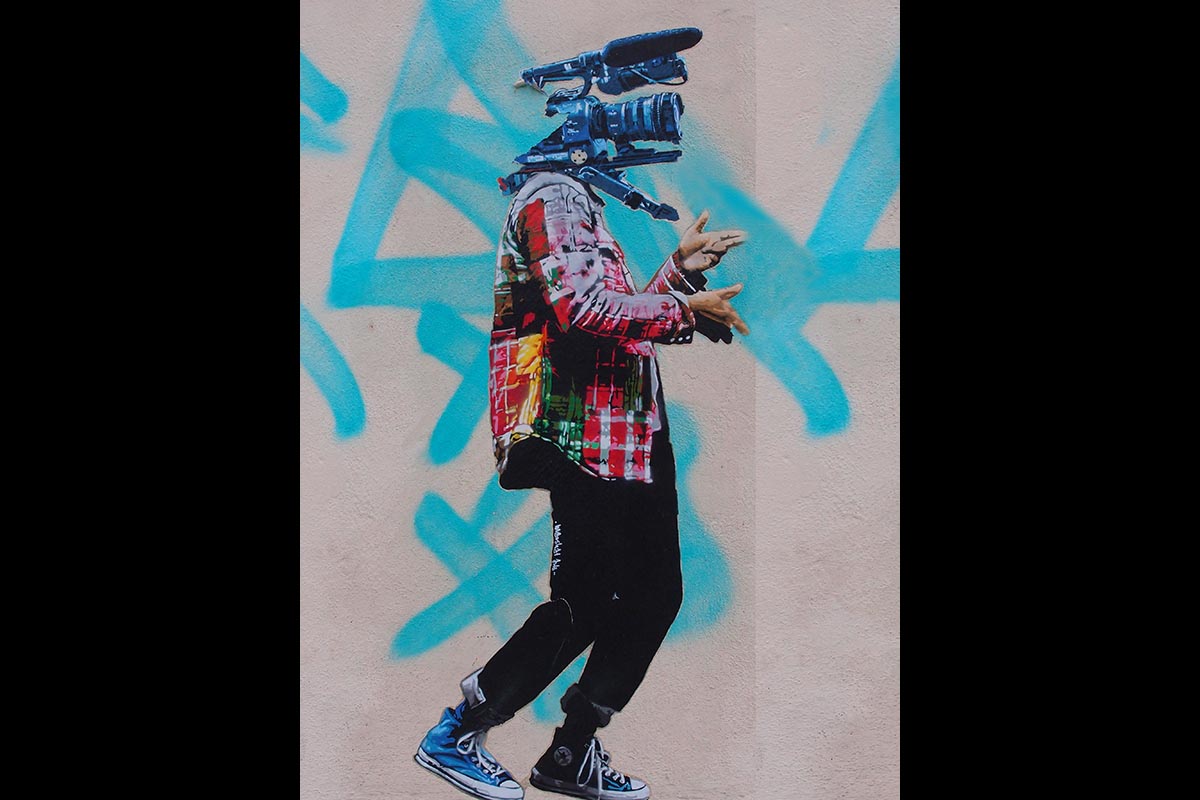 OLYMPUS DIGITAL CAMERA: 