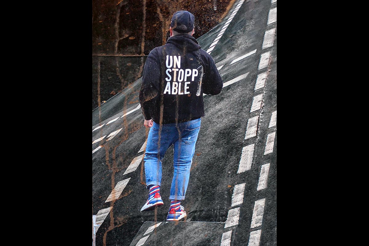 OLYMPUS DIGITAL CAMERA: 