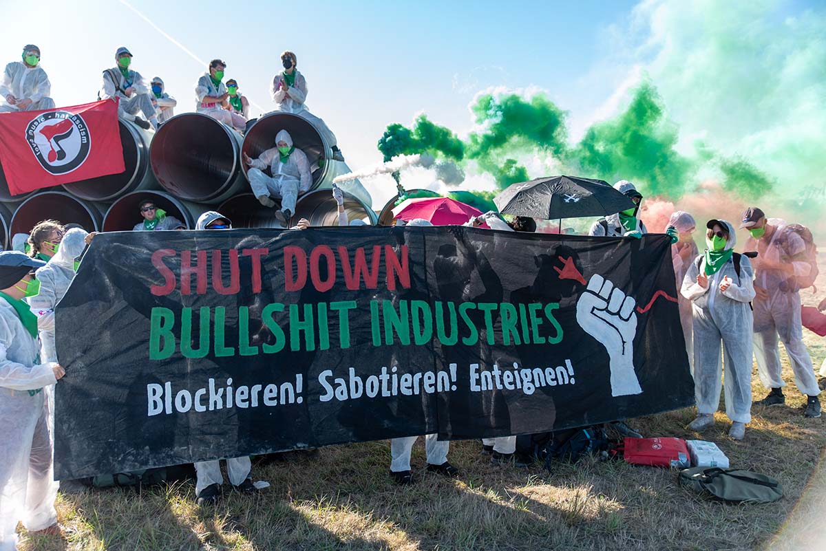Ende Gelände Blockade der LNG Terminal Baustelle in Wilhelmshav: