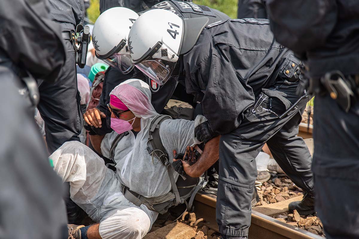 Ende Gelände Pinker Finger 2022 in Hamburg:
