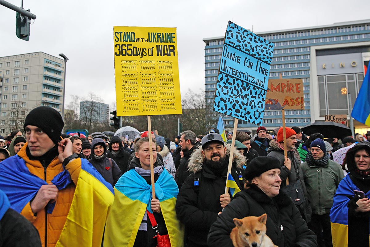 Full Scale Freedom Demo für die Freiheit der Ukraine, Berlin 24.02.2023: Array