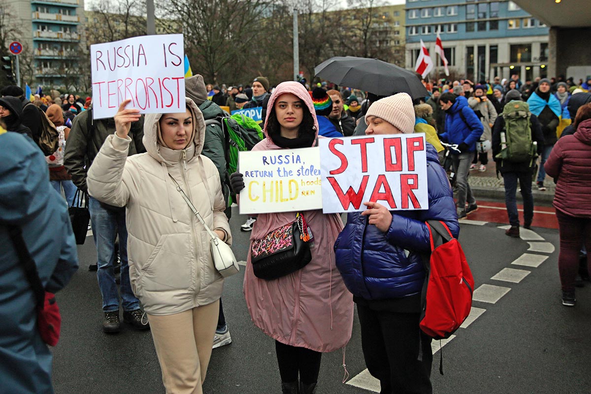 Full Scale Freedom Demo für die Freiheit der Ukraine, Berlin 24.02.2023: Array