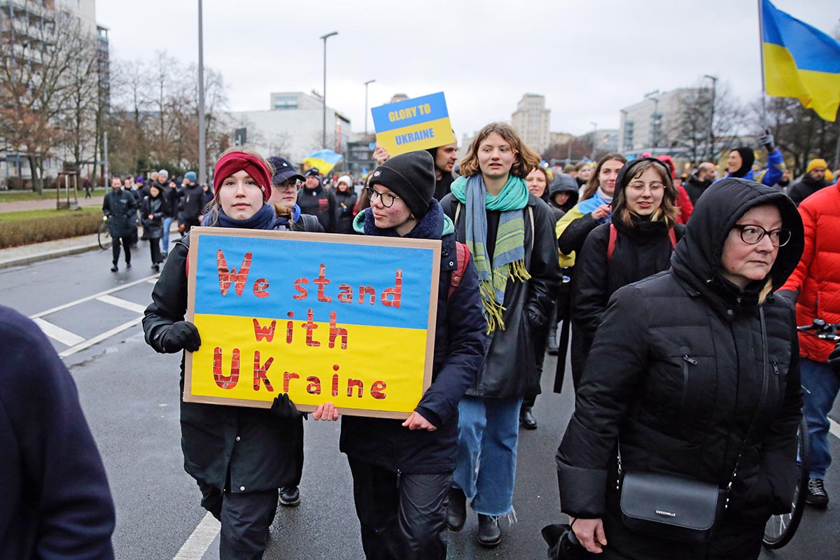 Full Scale Freedom Demo für die Freiheit der Ukraine, Berlin 24.02.2023: Array