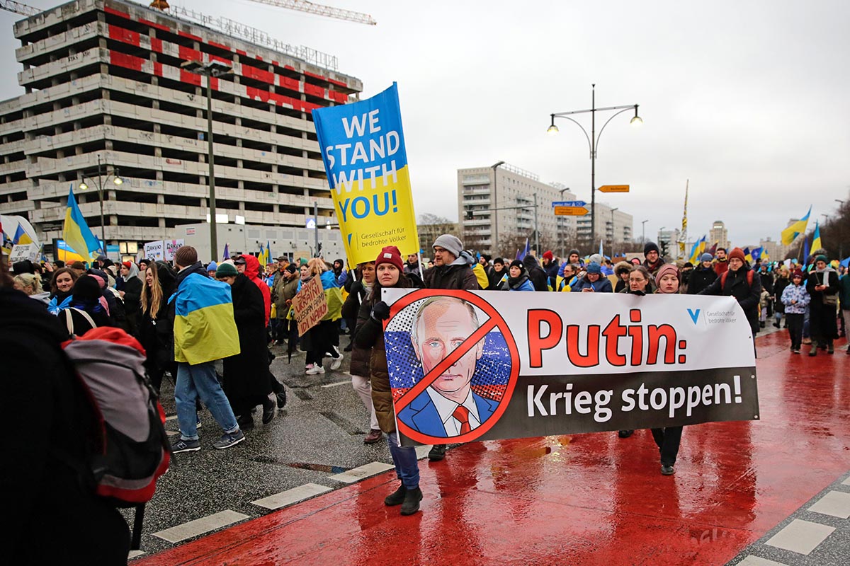 Full Scale Freedom Demo für die Freiheit der Ukraine, Berlin 24.02.2023: Array