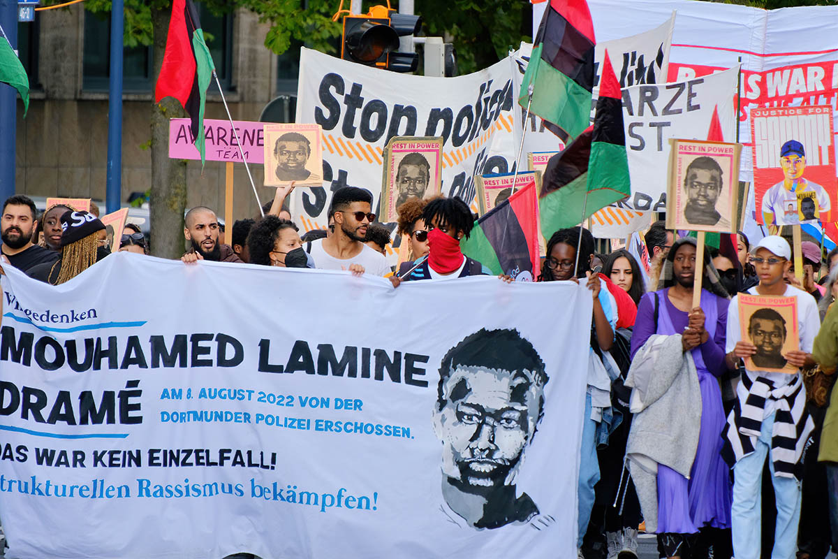 Gerechtigkeit für Mouhamed: Array