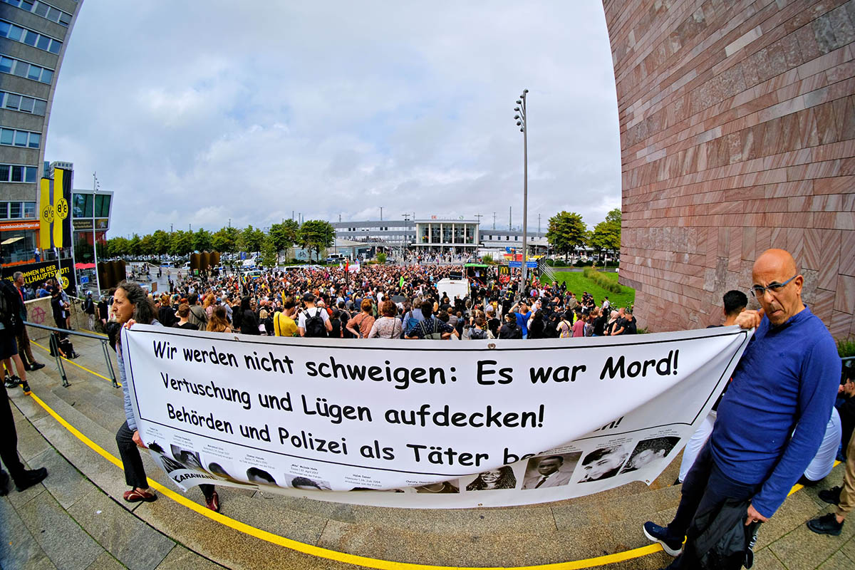Gerechtigkeit für Mouhamed: Array