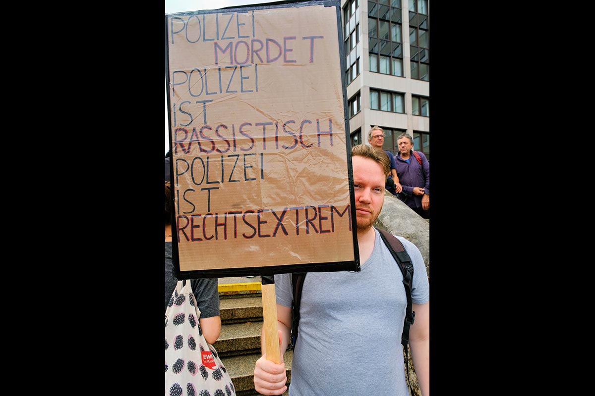 Gerechtigkeit für Mouhamed: Array