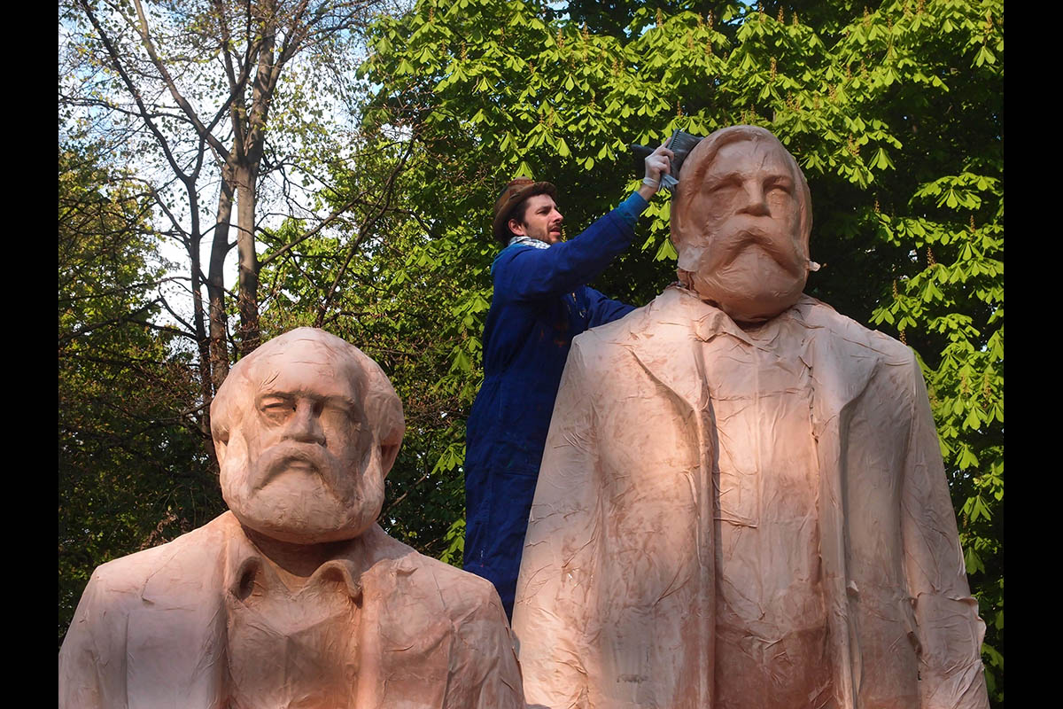 OLYMPUS DIGITAL CAMERA: 