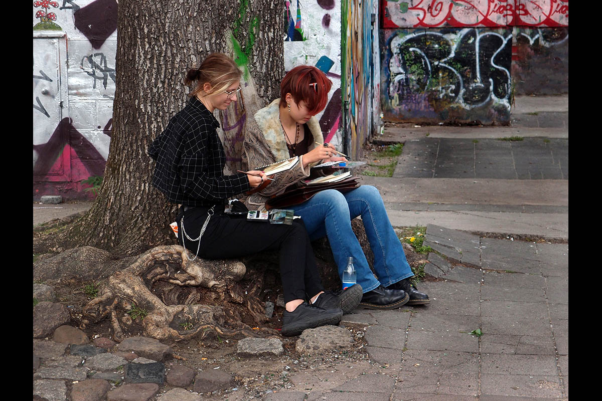 OLYMPUS DIGITAL CAMERA: 