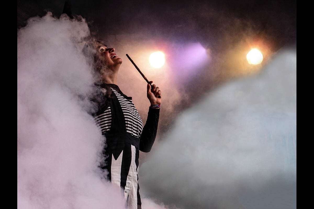 OLYMPUS DIGITAL CAMERA: 