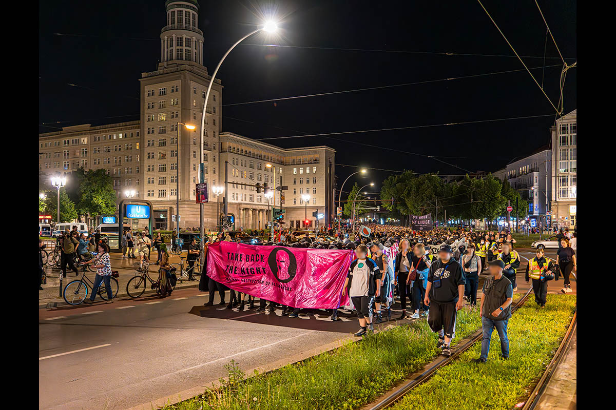 FINTA-Demo zur Walpurgisnacht unter dem Motto