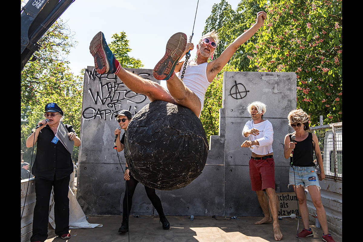 Grunewald-Razzia zum 1. Mai: Array