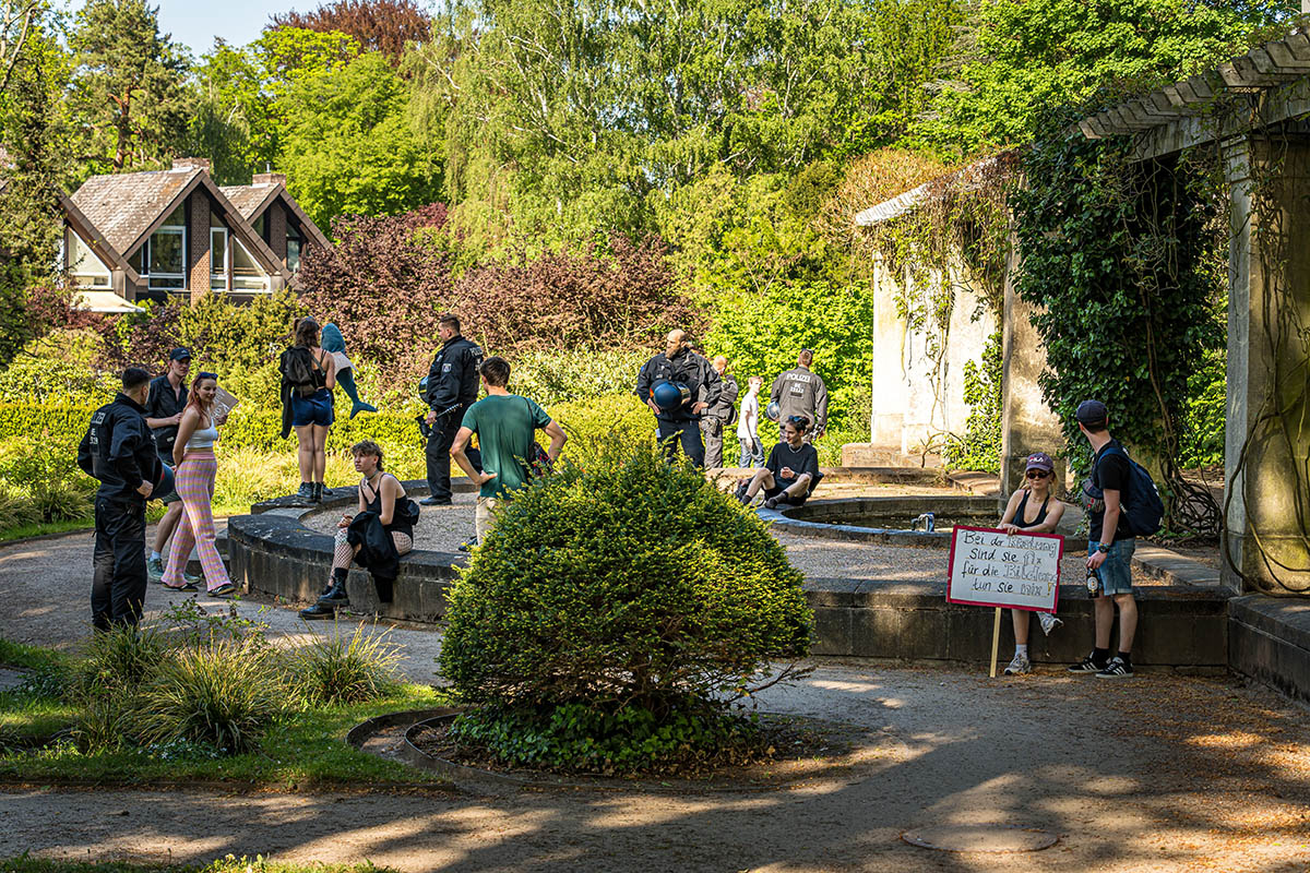 Grunewald-Razzia zum 1. Mai: Array
