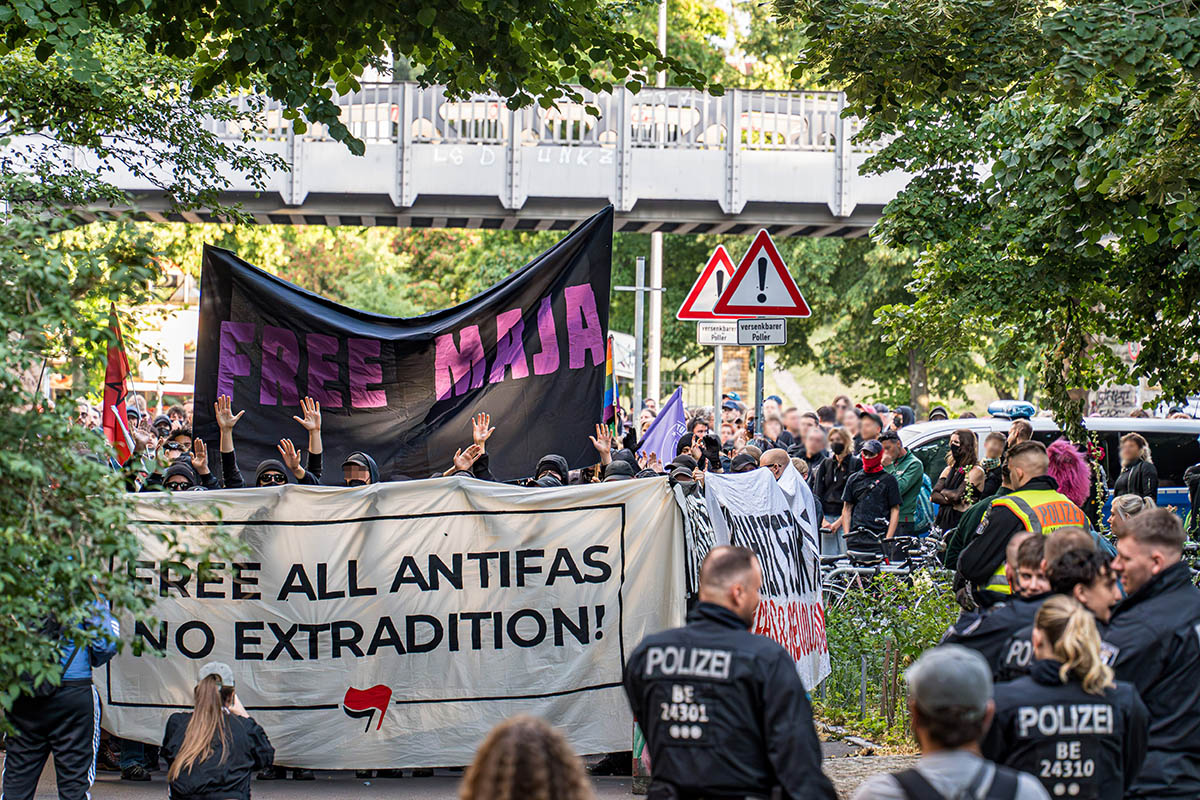 Solidaritätsdemo für Maja: Array
