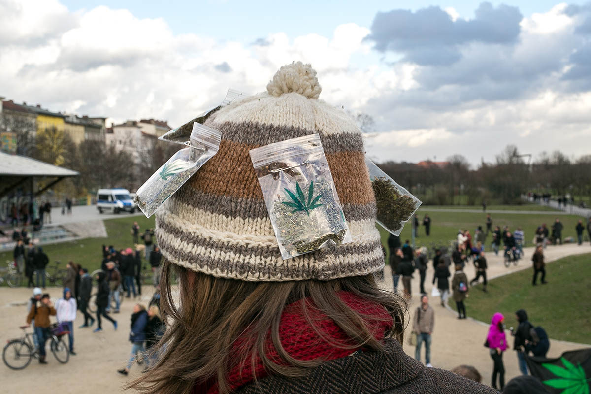 1. Großes Solidaritäts Kiff-In im Görlitzer Park | 1. April: Array