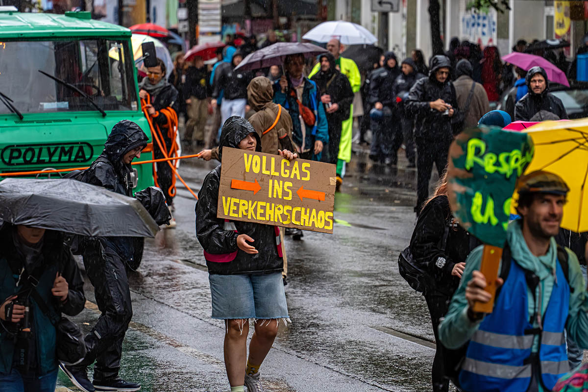 Autobahn A100 wegbassen: Array