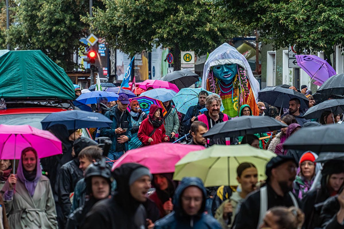 Autobahn A100 wegbassen: Array